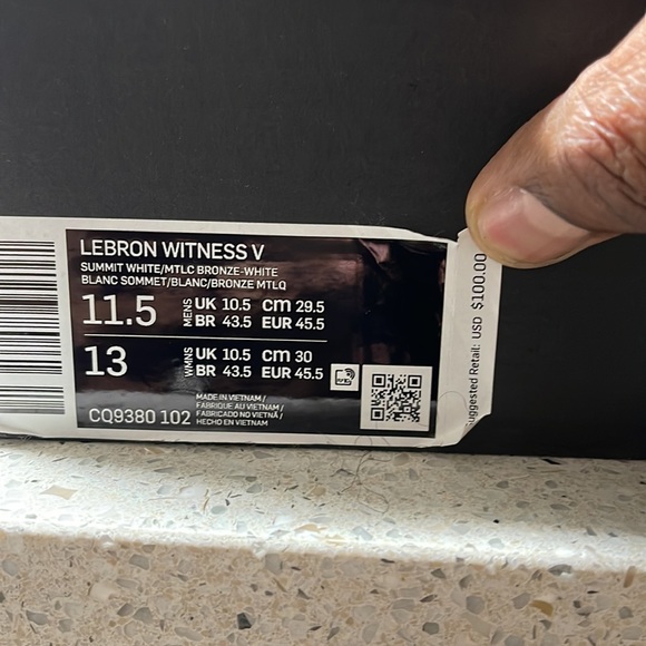 Lebron Witness V Summit white Metallic Bronze worn 3 times in great shape - Picture 2 of 10